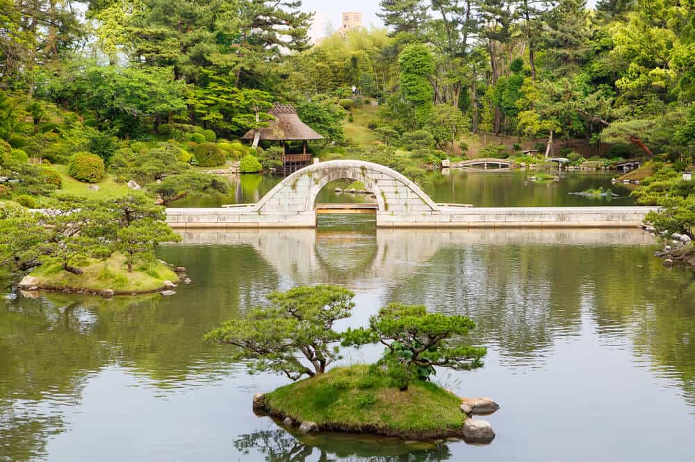 Shukkeien Garden - Miniature Bridge