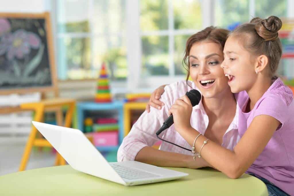 How to Practice Speaking Japanese Alone - Karaoke