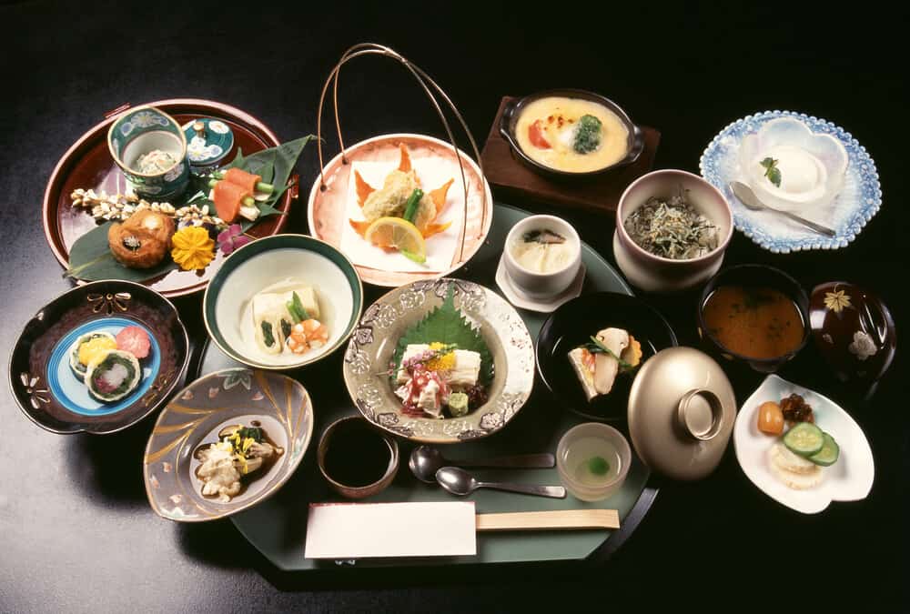 Reasons to Stay at a Ryokan Kaiseki Meal