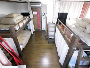 J-Hoppers Kyoto Dorm Room